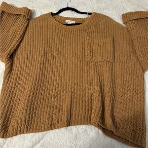 pullover knit sweater w/ pocket